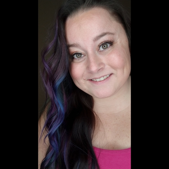 Meet your Posher, Laurielle๐โฎ - Picture 2 of 3